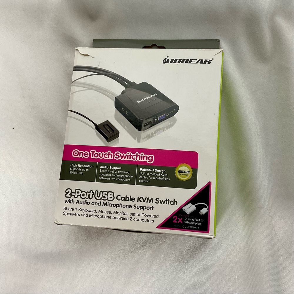 IOGEAR 2-Port USB Cable KVM Switch w/ Audio & Microphone Support